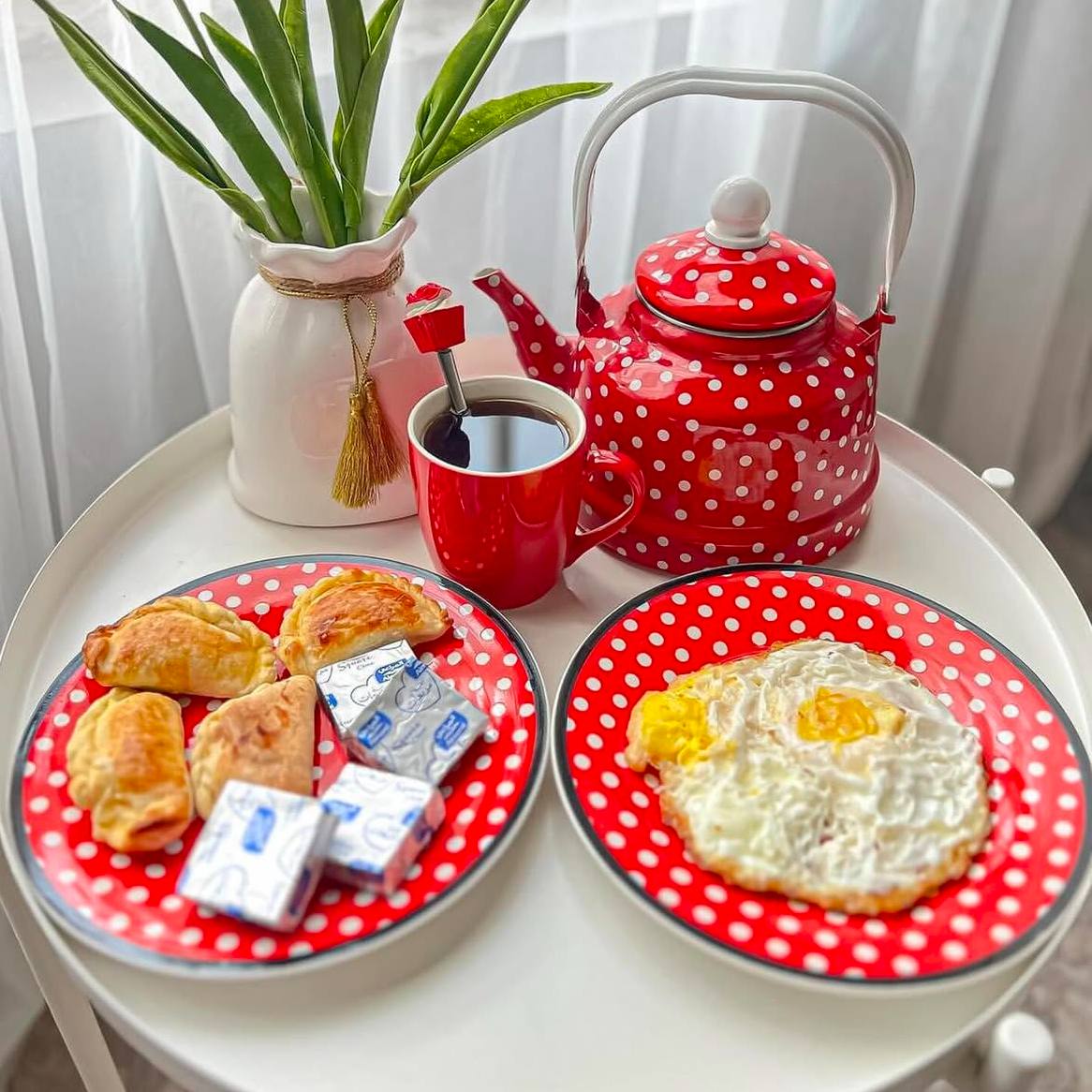 براد صاج منقط بتصميم كلاسيكي أنيق – سعة 2.5 لتر