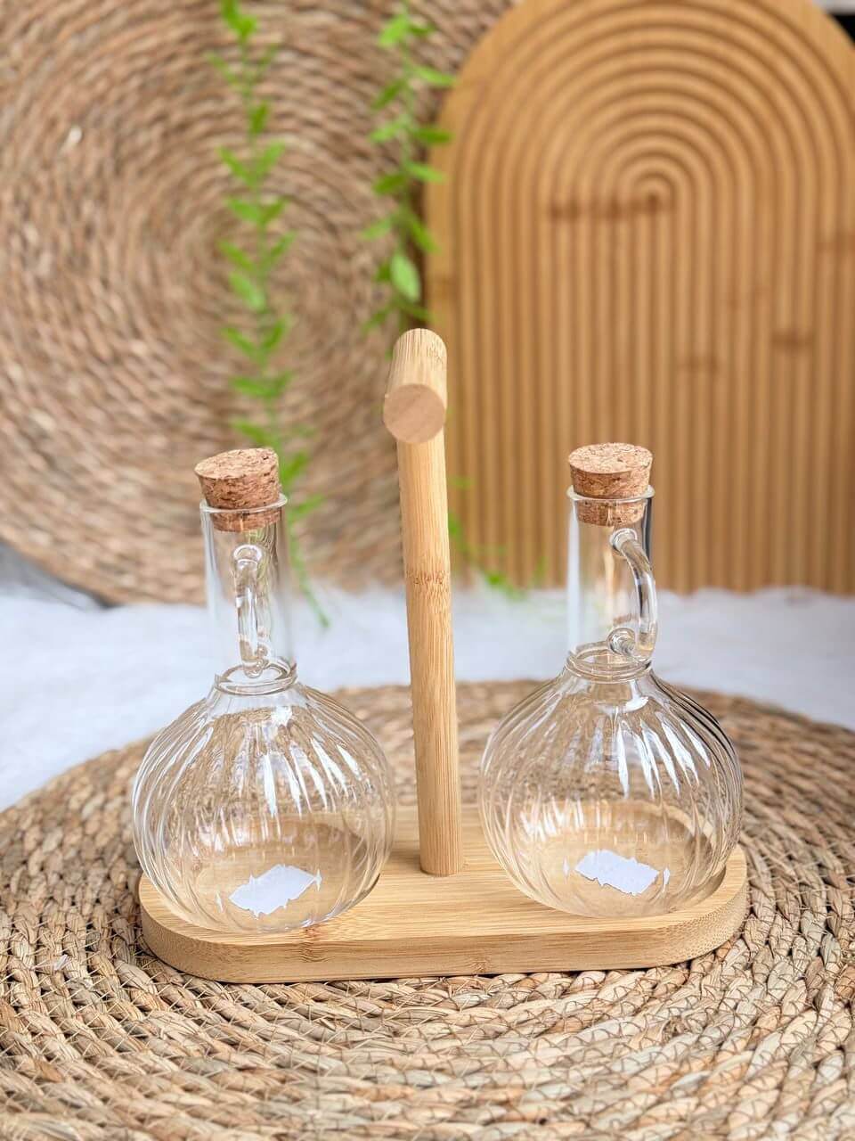 زجاجات زيت وخل