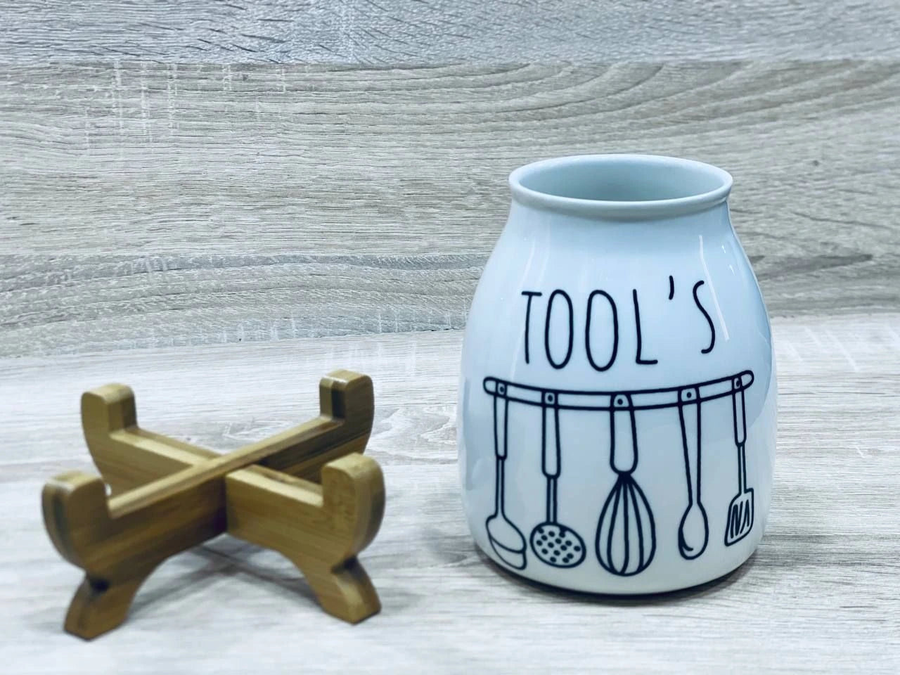 منظم معالق بورسلين بومبيه مع حامل خشب بامبو